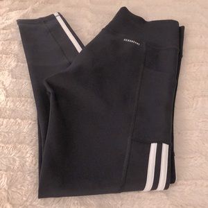 Nwot Adidas Aeroready athletic gym pants side pockets Medium